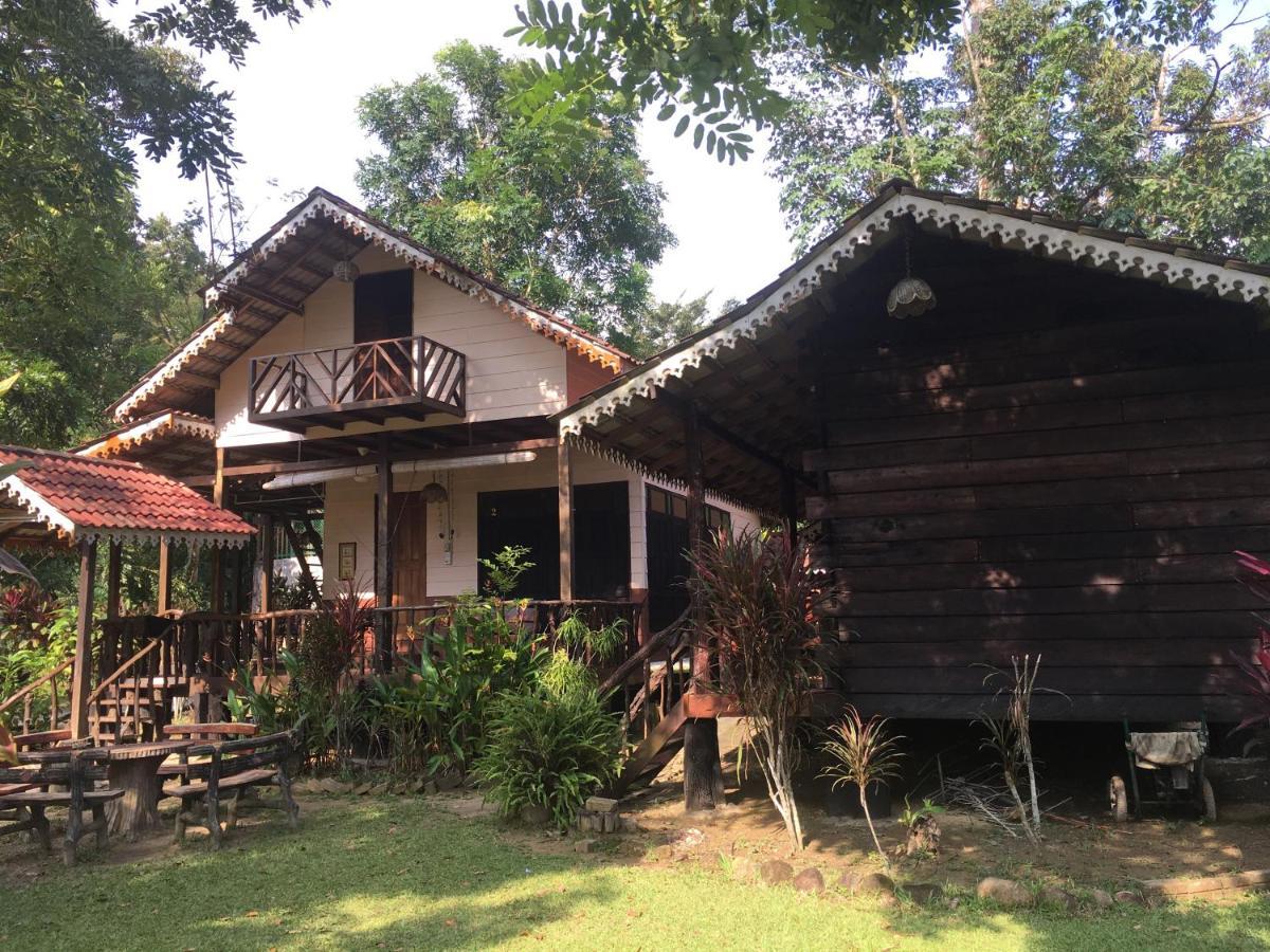 Rustic Chalet - Dahlia N Mawar At Sedim Vista กููลิม ภายนอก รูปภาพ