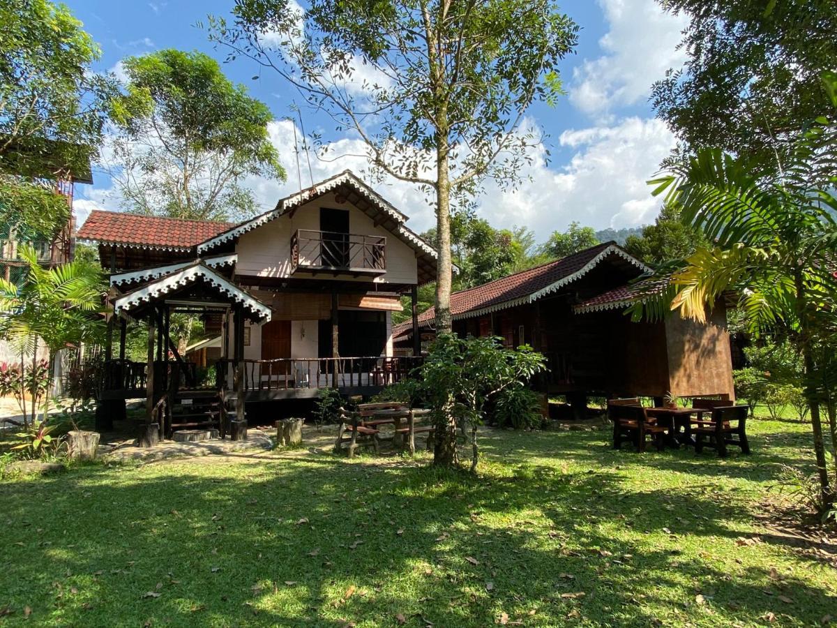 Rustic Chalet - Dahlia N Mawar At Sedim Vista กููลิม ภายนอก รูปภาพ
