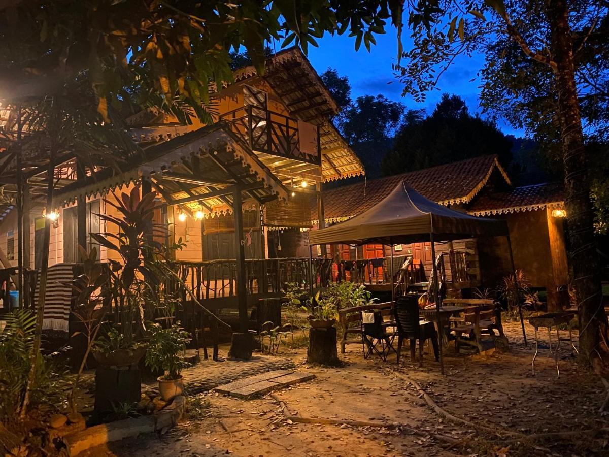 Rustic Chalet - Dahlia N Mawar At Sedim Vista กููลิม ภายนอก รูปภาพ