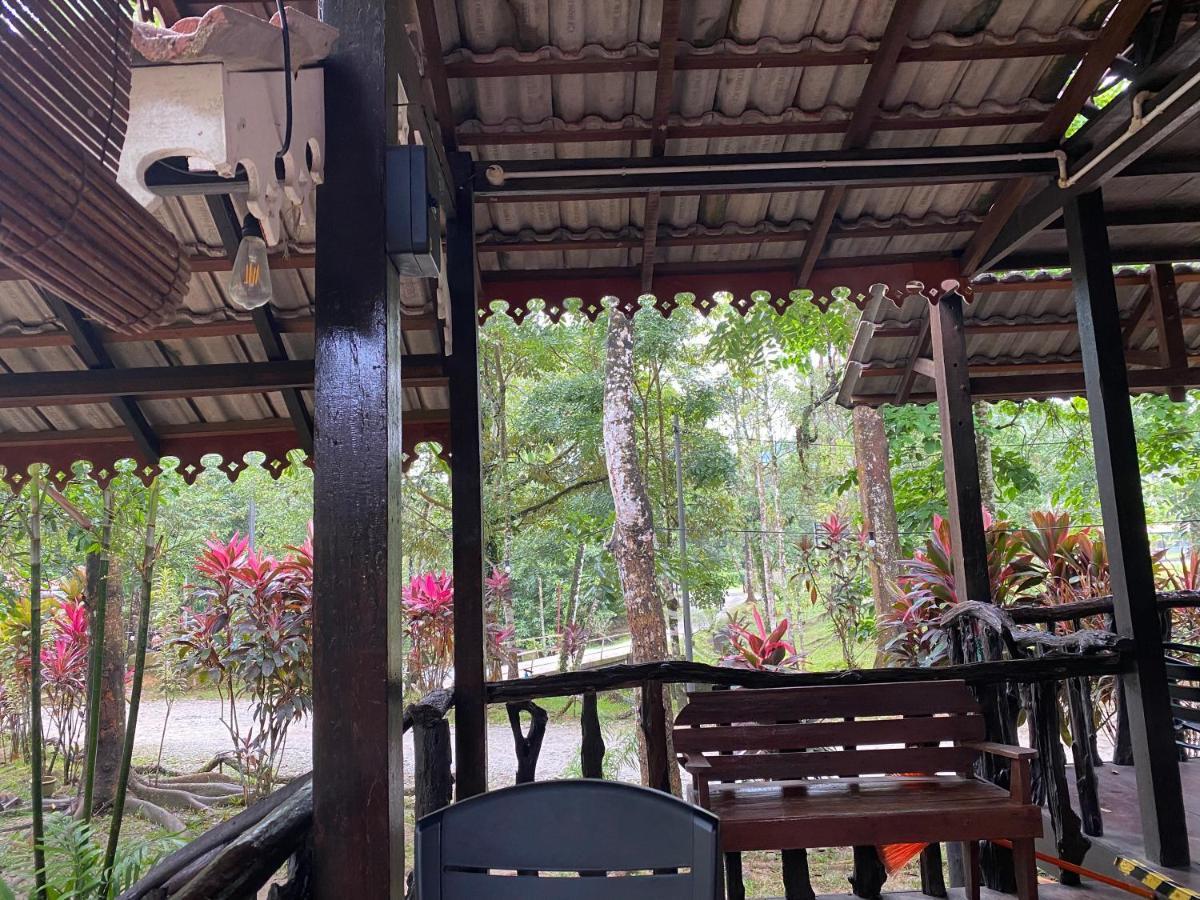 Rustic Chalet - Dahlia N Mawar At Sedim Vista กููลิม ภายนอก รูปภาพ