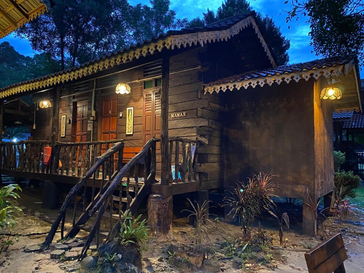 Rustic Chalet - Dahlia N Mawar At Sedim Vista กููลิม ภายนอก รูปภาพ
