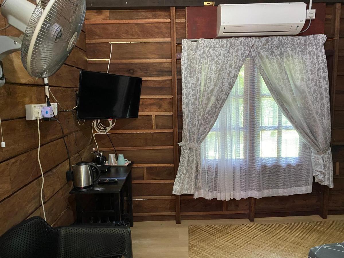Rustic Chalet - Dahlia N Mawar At Sedim Vista กููลิม ภายนอก รูปภาพ